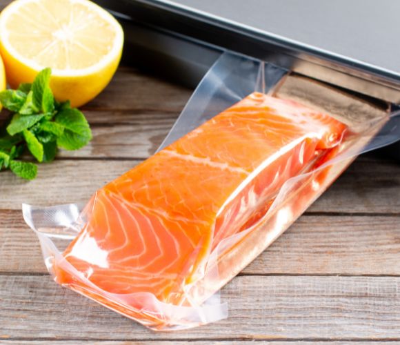 ナイロンポリ 三方袋の特徴と包装におすすめする食品